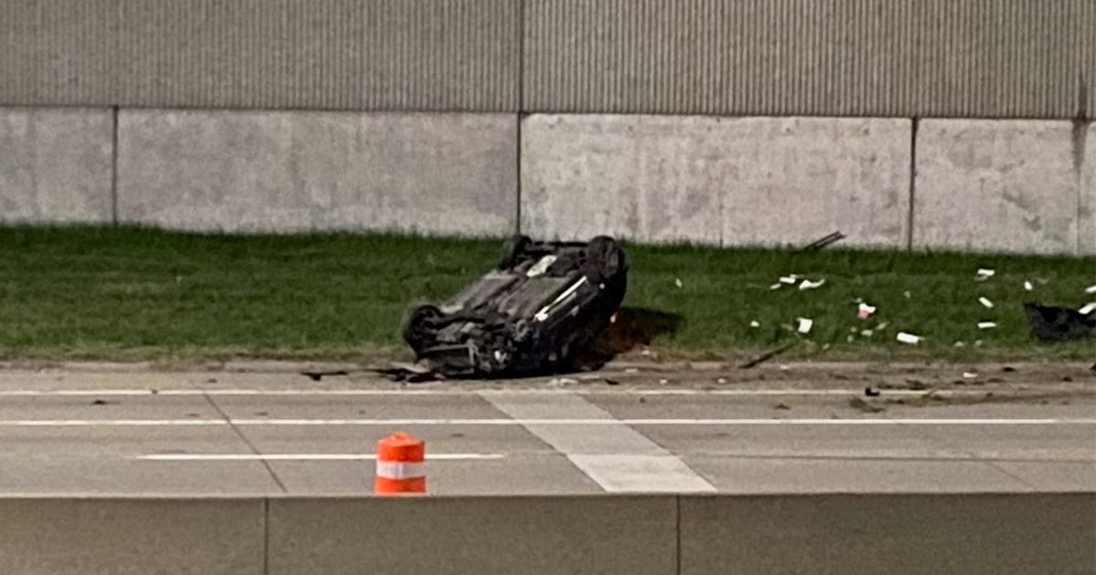 1 dead, 1 hospitalized in rollover crash on Davison | FOX 2 Detroit