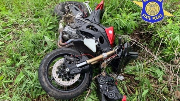 Motorcyclist crashes after fleeing trooper, speeding past police at 141 mph on I-75