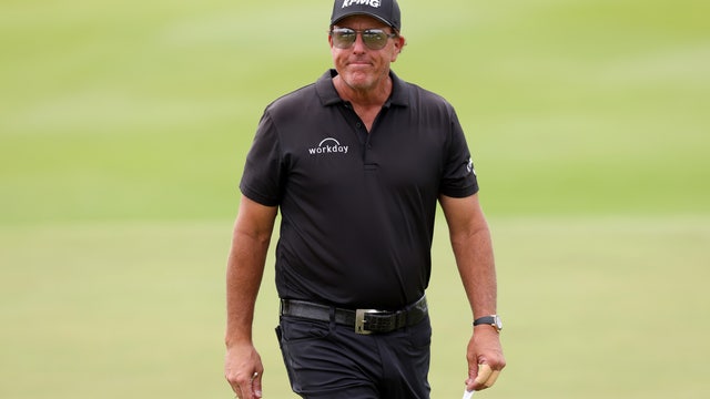 Mickelson decides not to defend title at PGA Championship