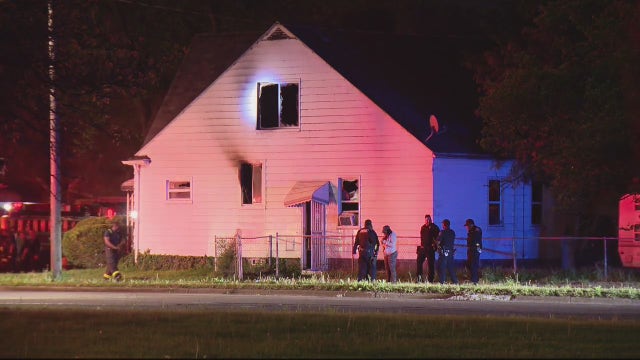 Detroit house fire leaves 1 dead, 1 hospitalized