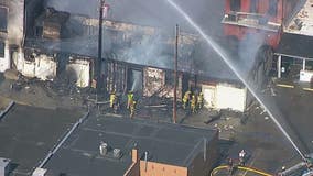 Holly fire: 5 firefighters hospitalized in massive blaze downtown
