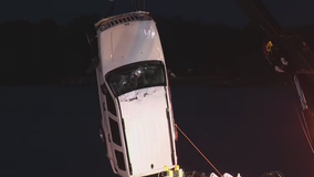 Man drives into St. Clair River; dies at hospital