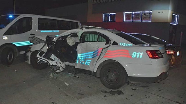 2 different drivers crash into police, first responders in Detroit