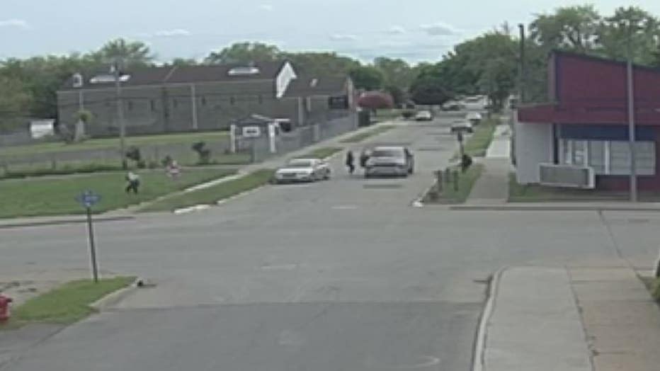 Video of a daytime shootout in River Rouge.