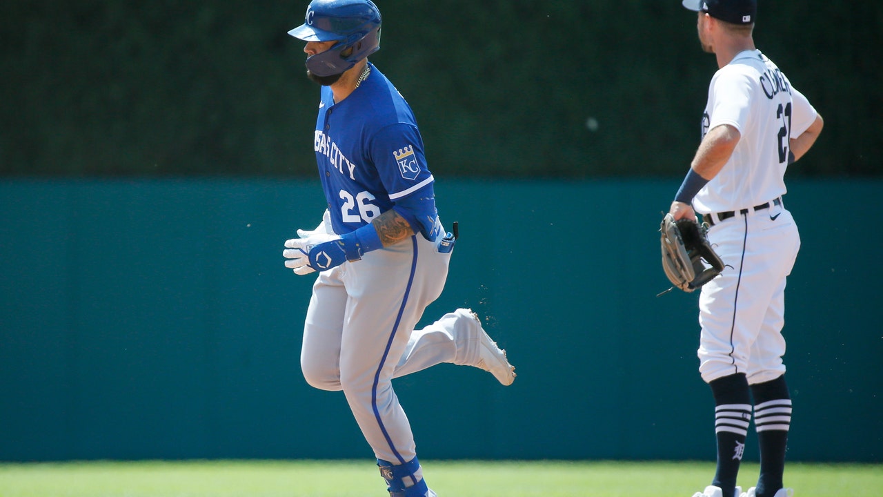 Olivares, Rivera homer, Royals top Tigers 7-4, take 2 of 3 - The