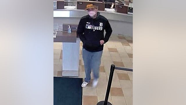 Dearborn Heights police seek bank robber last seen running across Telegraph