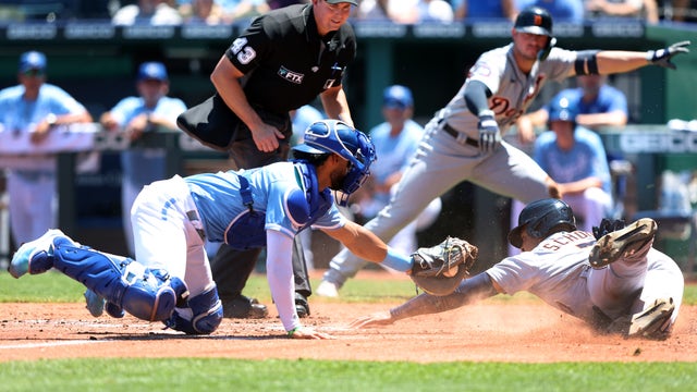 Singer leads Royals to 5-2 victory and series win vs Tigers