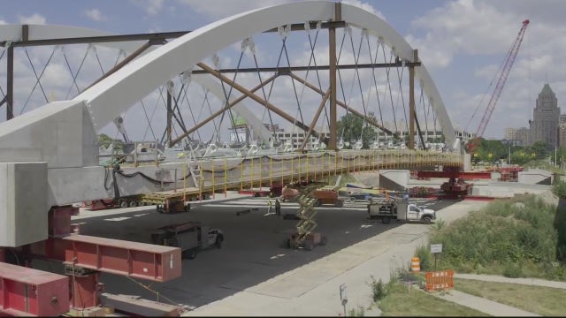I-94 in Detroit to close Friday for installation of new Second Avenue bridge