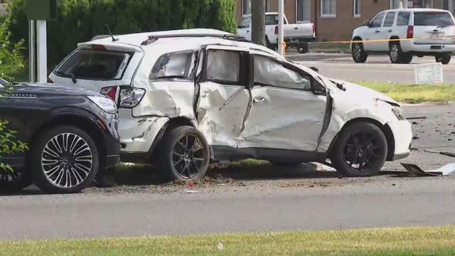 Traffic crash leads to 2 shot, 1 dead at Greenfield, Outer Drive