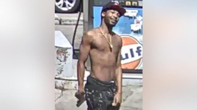 Suspect points gun at Detroit gas station employees after argument