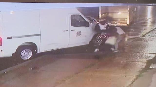 Man poses as good Samaritan at crash site, then robs, shoots driver