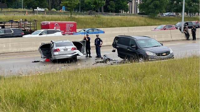 3 injured in suspected drunk driving crash on Lodge freeway