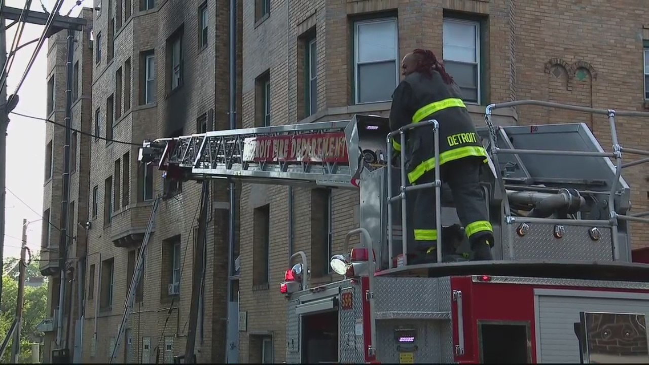 8 Rescued, 2 Hospitalized After Fire Breaks Out At Detroit Apartment ...