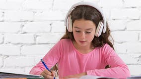 Poll: Students who listen to music while studying get higher grades