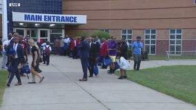 Detroit students back to school with district fully staffed