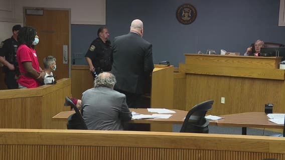 Police: Escaped Eastpointe suspect was hiding under clothes in mom's car during traffic stop