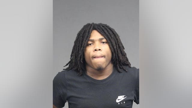 Eastpointe police escapee has history of fleeing, authorities say