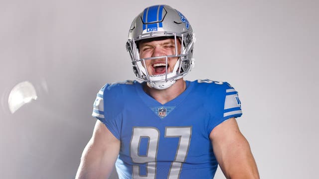 Lions' Aidan Hutchinson wins 2022 Pepsi Rookie of the Year