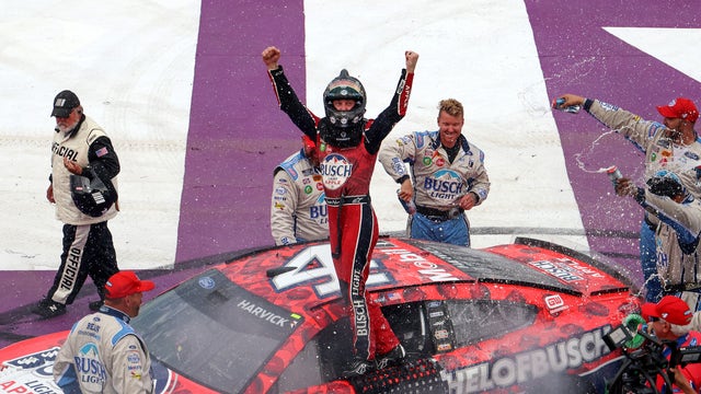 Kevin Harvick ends 65-race drought with 6th win at Michigan
