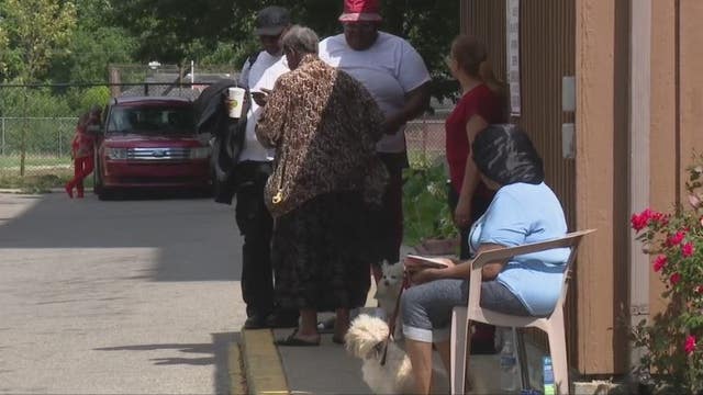 Senior apartment residents without power say building generator hasn't worked in 5 years