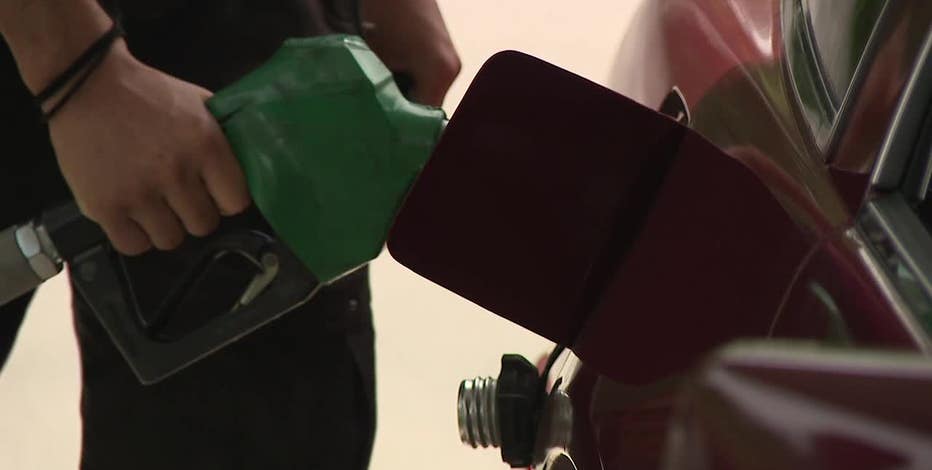 Michigan gas price averages drop to lowest this year