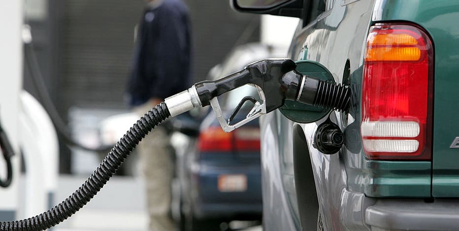 Michigan gas prices creep up to close out 2025