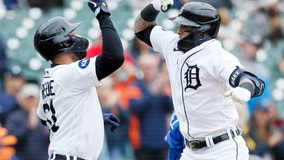 Castro, Báez homer, Tigers sweep Royals 10-3, escape cellar