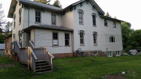 Hear ghost stories, history of haunted Willis House Inn at Tours, Treats, and Tales