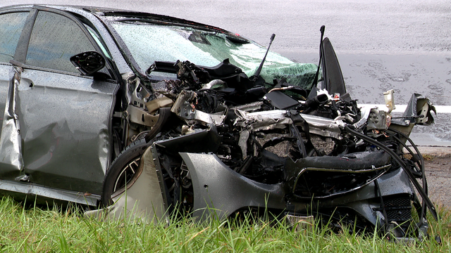 Redford man killed in crash after losing control, hitting bridge on I-75 in Detroit