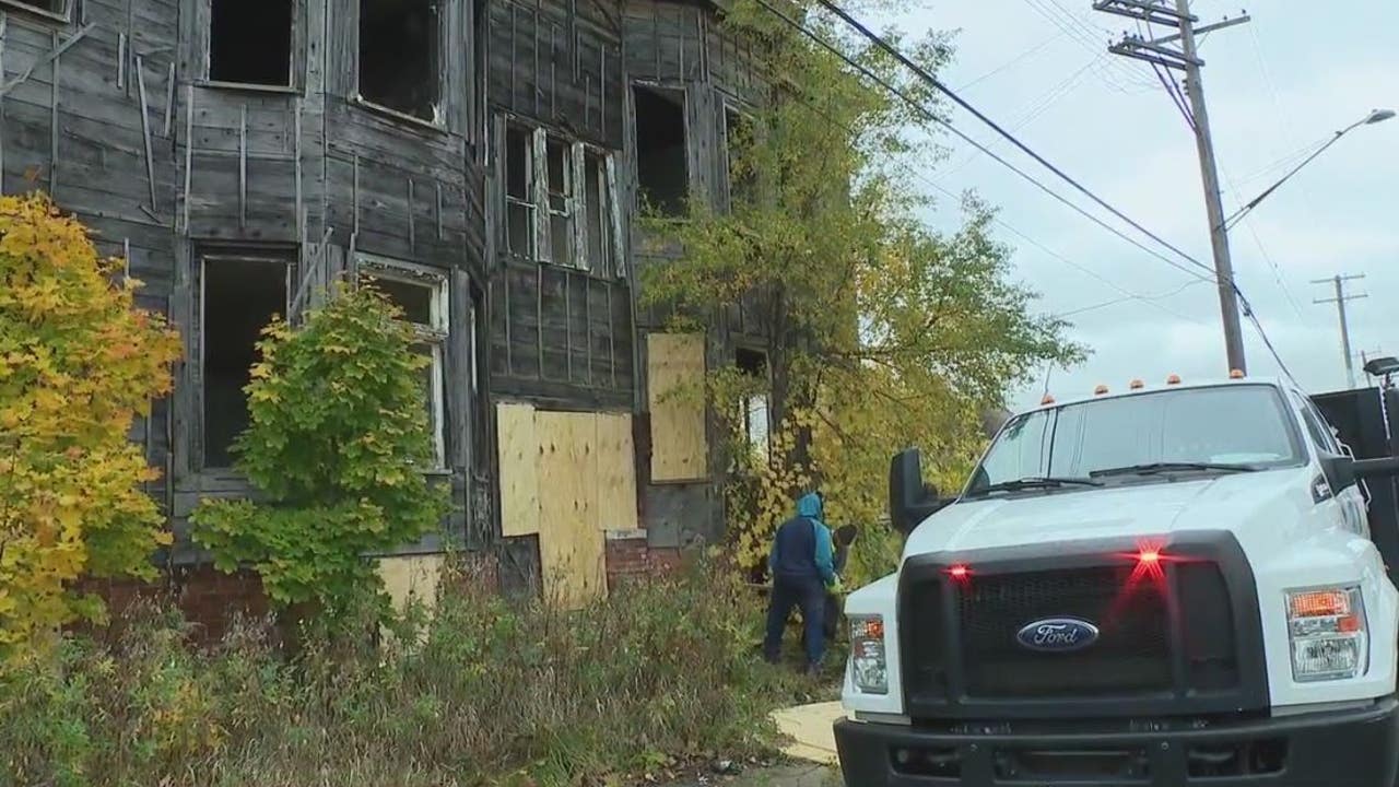 Residents relieved after City of Detroit boards up blighted building near NW Goldberg park