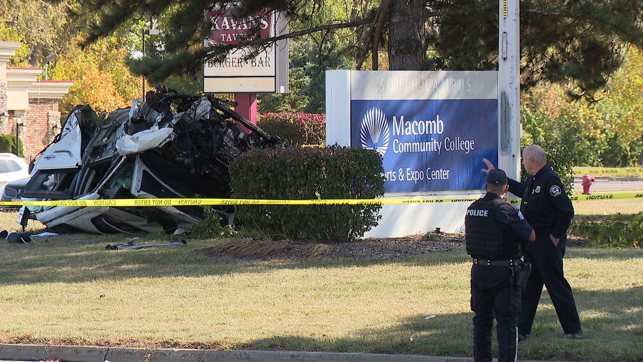 Two Killed In Rollover Crash At Macomb Community College In Warren ...