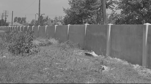 Detroit Eight Mile Wall, once used to segregate Blacks and whites, gets historical dedication