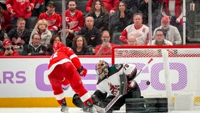 Larkin's shootout goal lifts Red Wings to 4th straight win