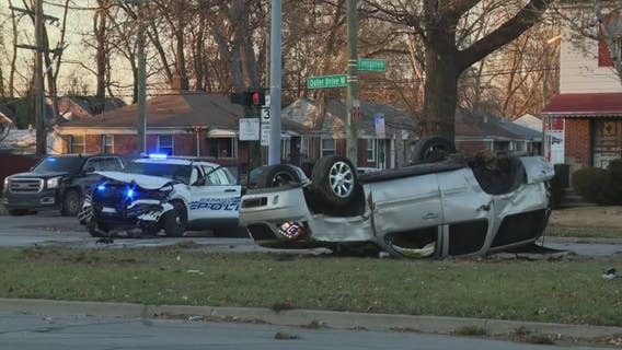 2 Detroit police officers injured in crash responding to shooting call at Henry Ford HS
