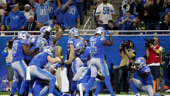Rodgers throws 3 INTs, Lions hold on to beat Packers 15-9
