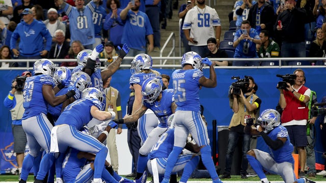 Rodgers throws 3 INTs, Lions hold on to beat Packers 15-9