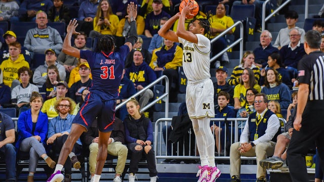 Howard scores 19, Michigan turns back Jackson State 78-68