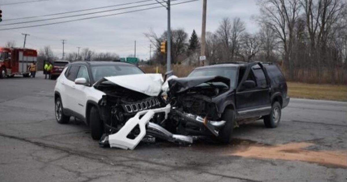 79-year-old man dead after Macomb County crash | FOX 2 Detroit