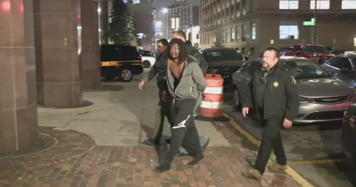 Wayne County Jail escapee in Detroit apprehended after manhunt | FOX 2 ...