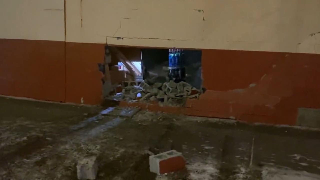 Longtime Detroit liquor store targeted in smashandgrab attempt FOX