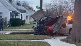 Detroit police officer shocked by live wire responding to car crash; 5 injured