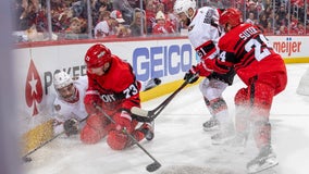 Red Wings score 3 goals early in 3rd to beat Senators 4-2