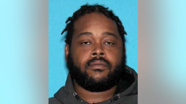 Detroit police looking for shooter after 18-year-old man killed