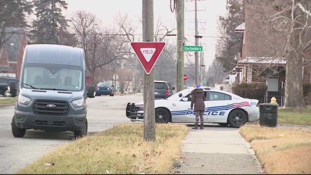 Thieves rob Amazon delivery driver at gunpoint in Detroit