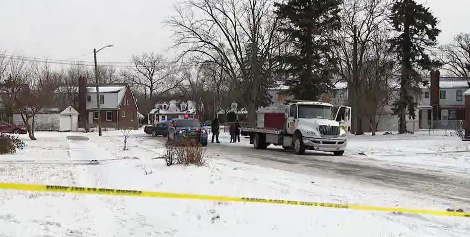 Suspect shot, killed while trying to rob Detroit tow truck driver who has CPL
