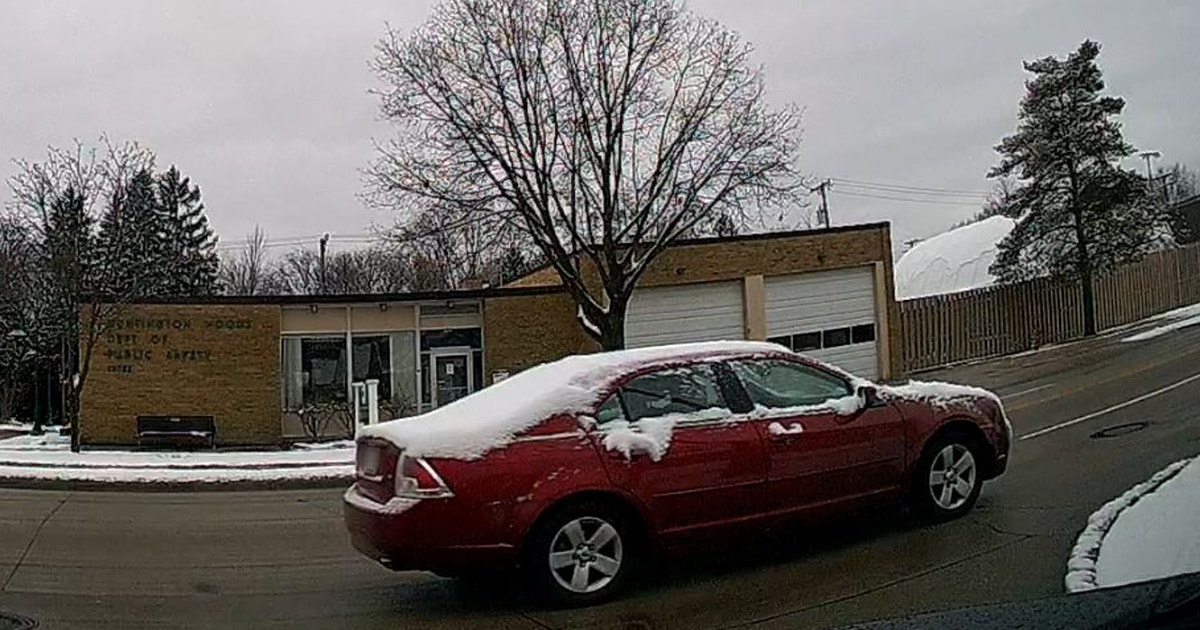 Yes, you must clear the snow off your vehicle before driving in Michigan | FOX 2 Detroit