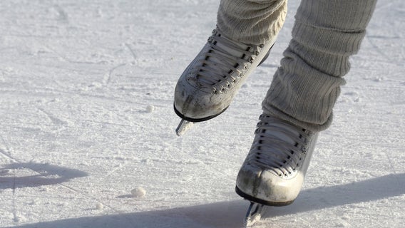 'Labatt On Ice': The Rink at Campus Martius hosting adult-only night this week