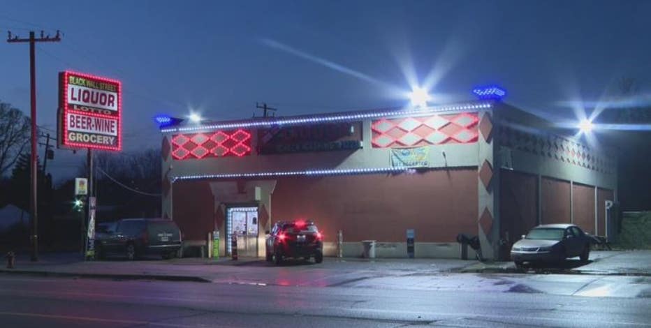 East side Detroit party store hires private security for parking lot