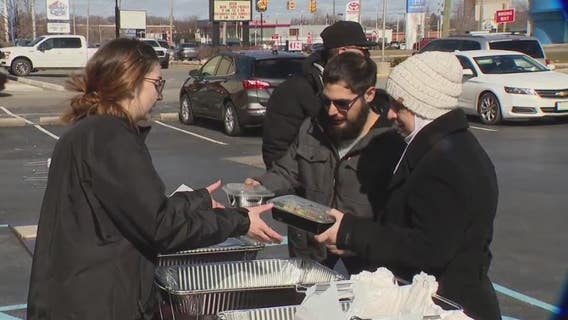 Dearborn Thai restaurant loses power, gives away free food