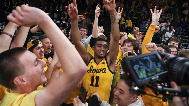 Murray, Perkins cap Iowa's amazing rally past Michigan St.